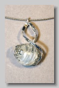 Gedrehter Anhänger mit marmorierter Perle Detail 816 (IMG_0309_02)